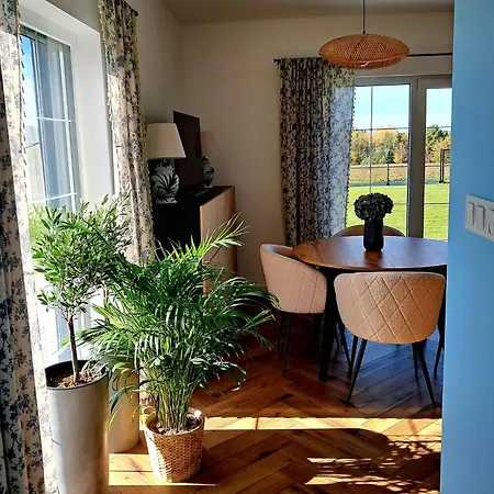 Dom Radomieszka Z Widokiem Na Rudawy I Sniezke Semesterbostad Radomierz